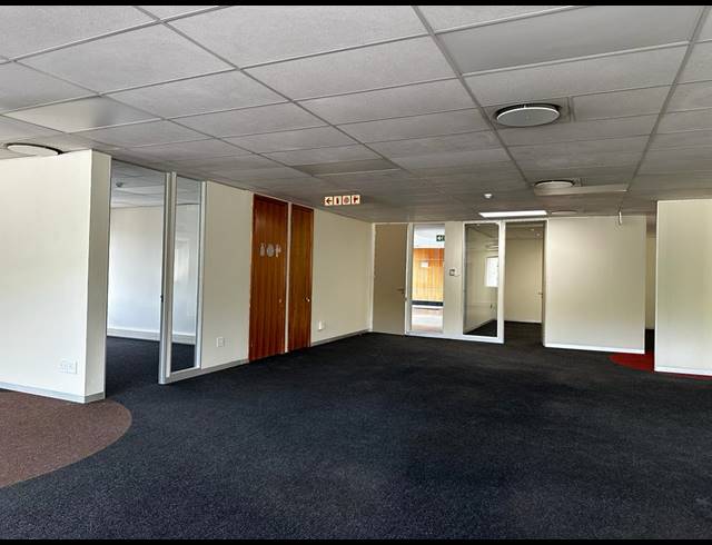 1,202.90M² OFFICE TO LET IN WOODMEAD